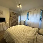 Superbe Studio Miromesnil Elysée
